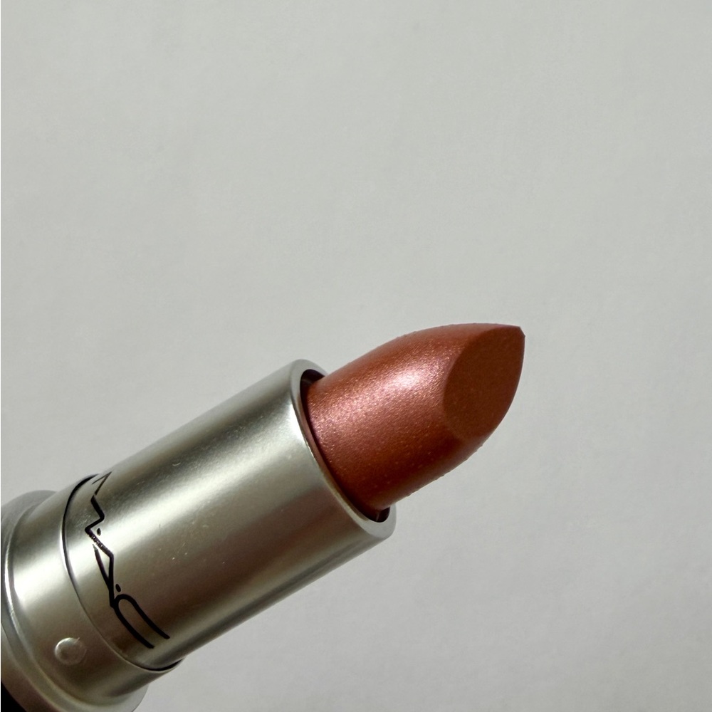 MAC Frost Lipstick in Delish